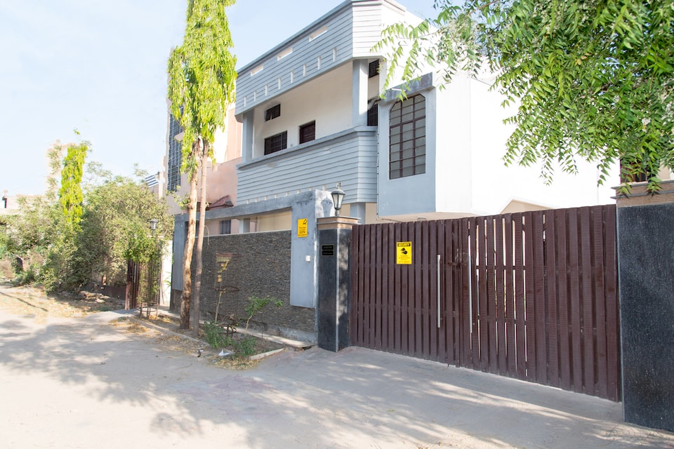 OYO Home 12830 Charming 3BHK, Udaipur North, Udaipur