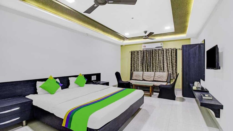 OYO Royal Hotel, Nawada, Nawada