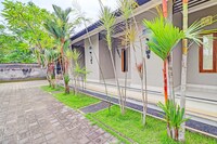 OYO 92203 Tata Guest House