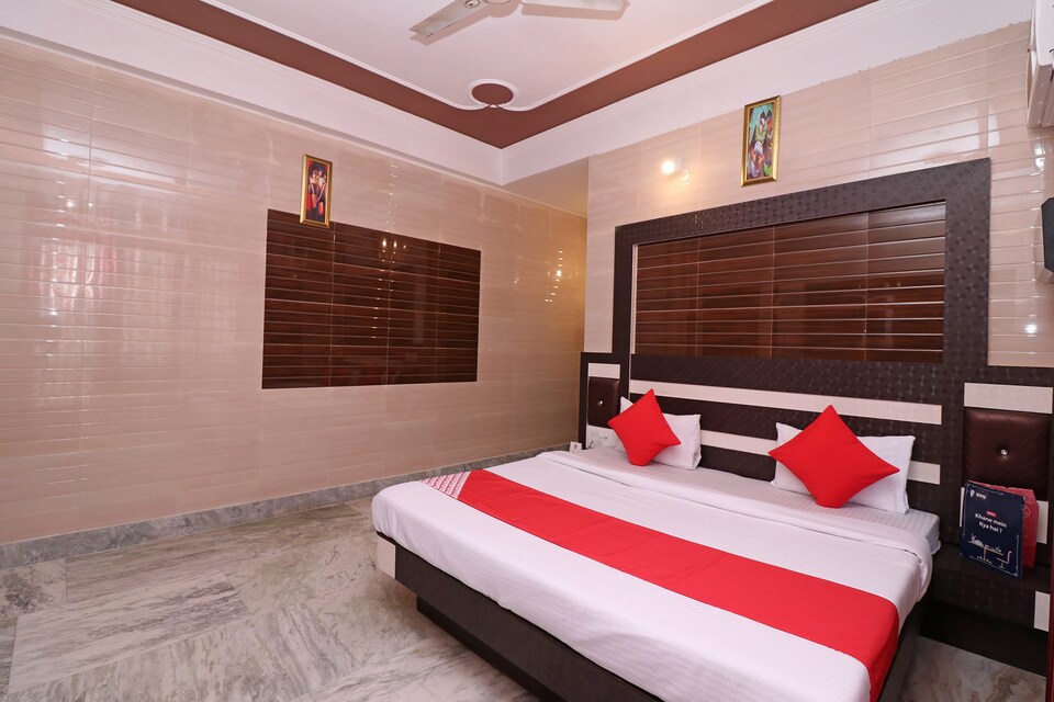 OYO 12842 Hotel Sumit Lodge, Katra, Katra