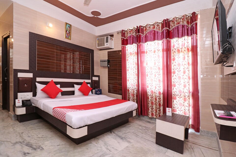 OYO 12842 Hotel Sumit Lodge, Katra, Katra
