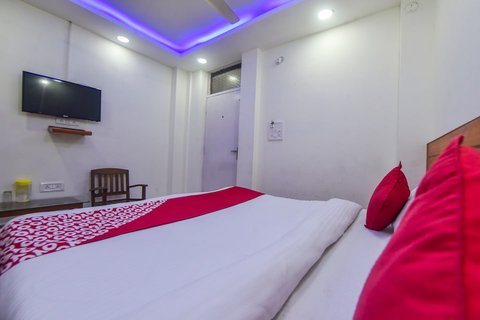 OYO Hotel Sunita, Dharamshala, धर्मशाला