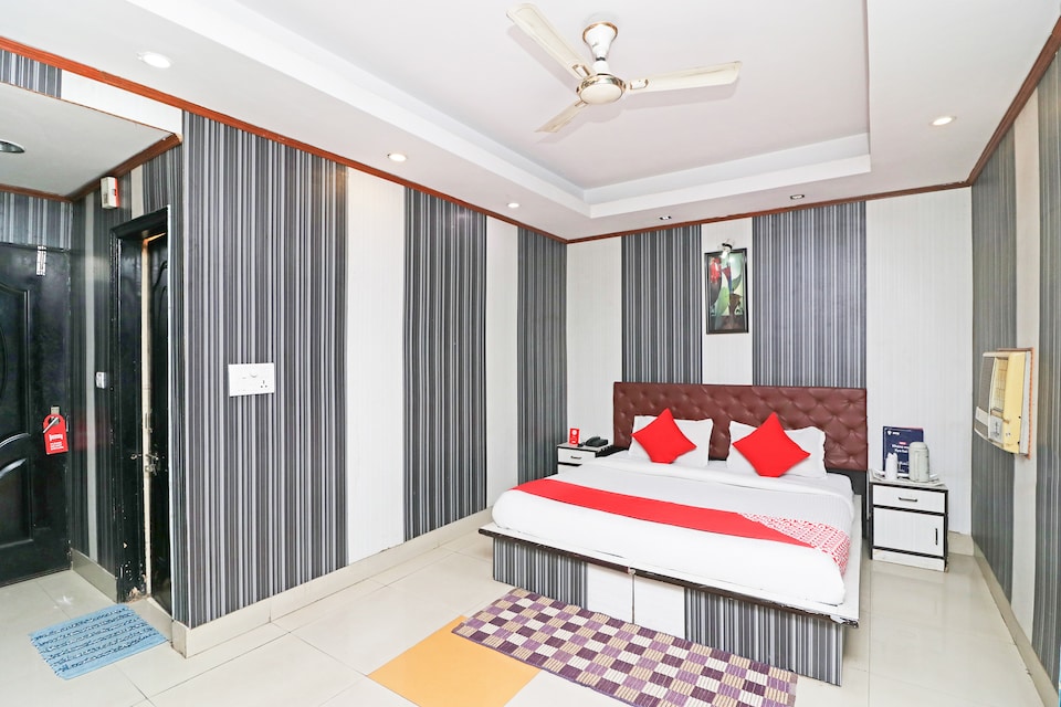 OYO 12848 Hotel Akash - Faridabad, Faridabad, Faridabad