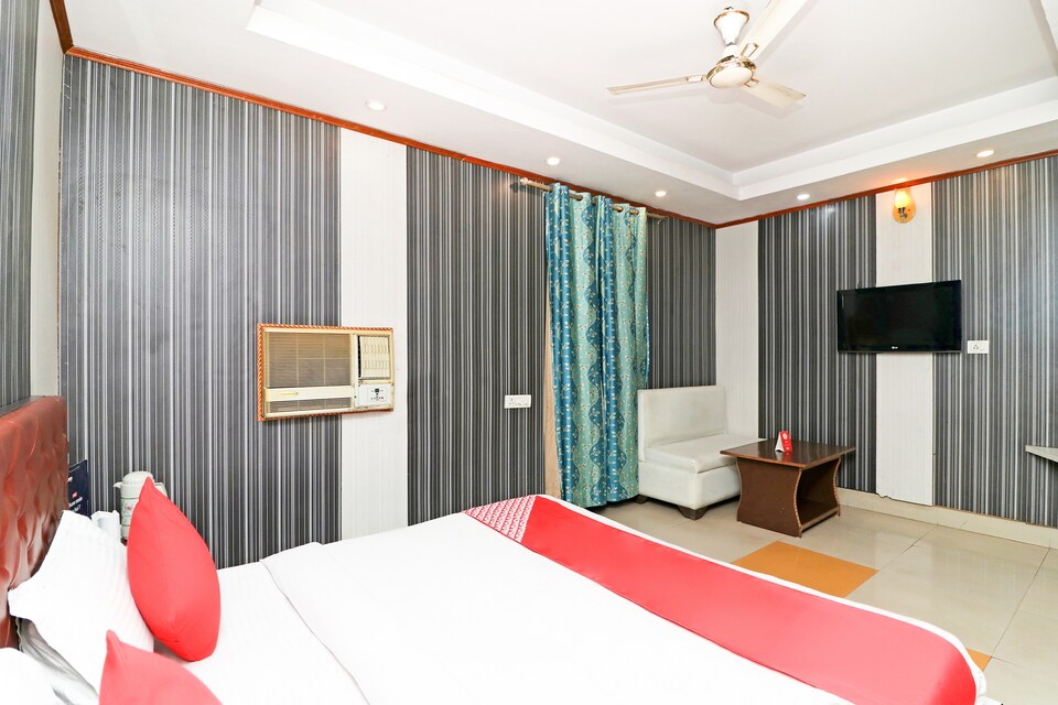 OYO 12848 Hotel Akash - Faridabad, Faridabad, Faridabad