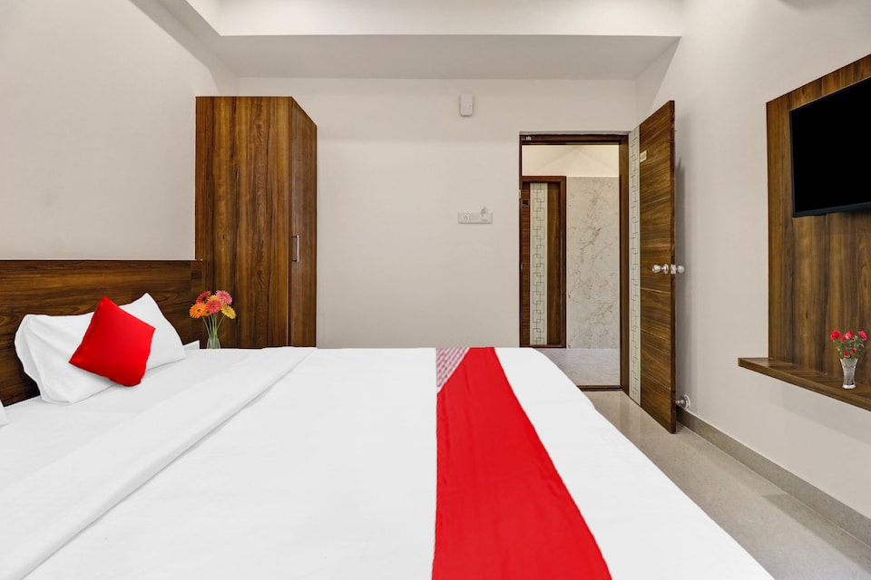 OYO Flagship 808061 Purple Grand Deluxe, Jalahalli Bangalore, Bangalore