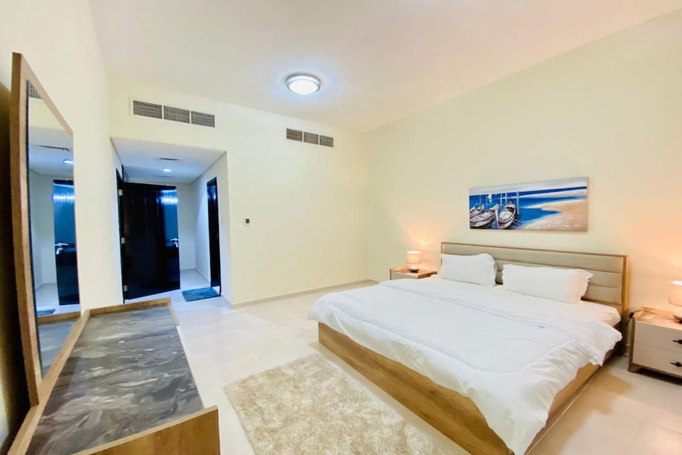 OYO 1025 Home Building 206, Discovery Gardens- 1Br (216), Discovery Garden Dubai, Dubai