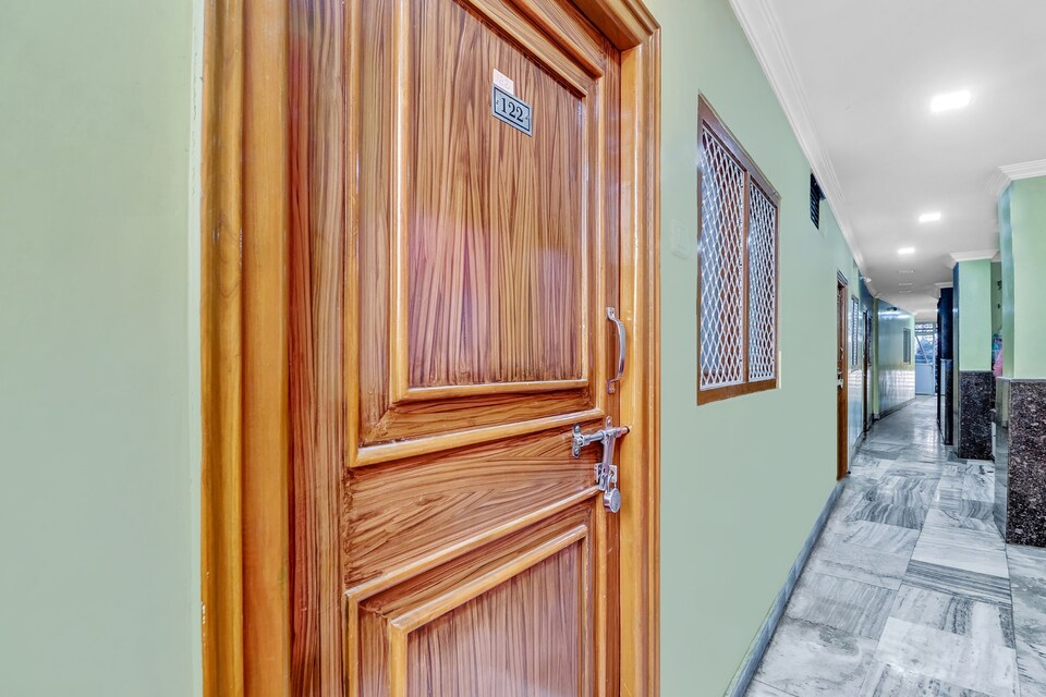 OYO Flagship Ambica Lodge, Ameerpet, Hyderabad