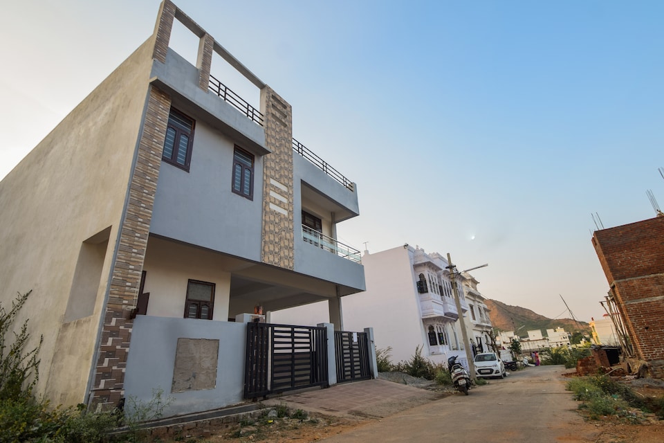 OYO Home 12875 Contemporary 3BHK, Udaipur North, Udaipur