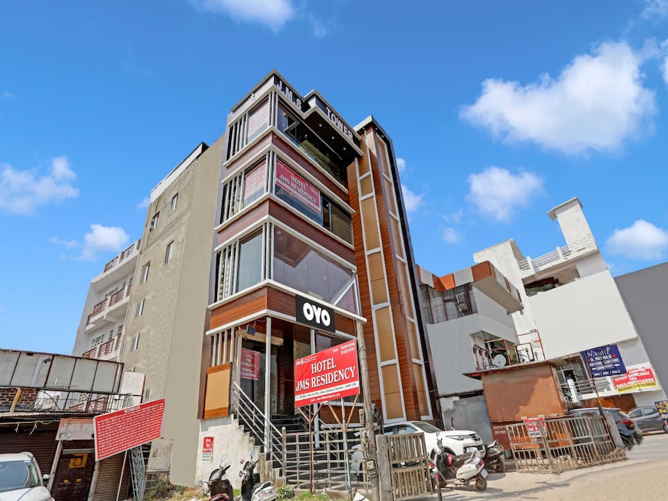 Hotel O JMS Residency, GMS Road Dehradun, Dehradun