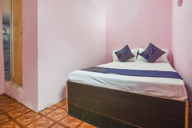 SPOT ON Mehfil Lodge