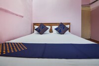 SPOT ON Mehfil Lodge