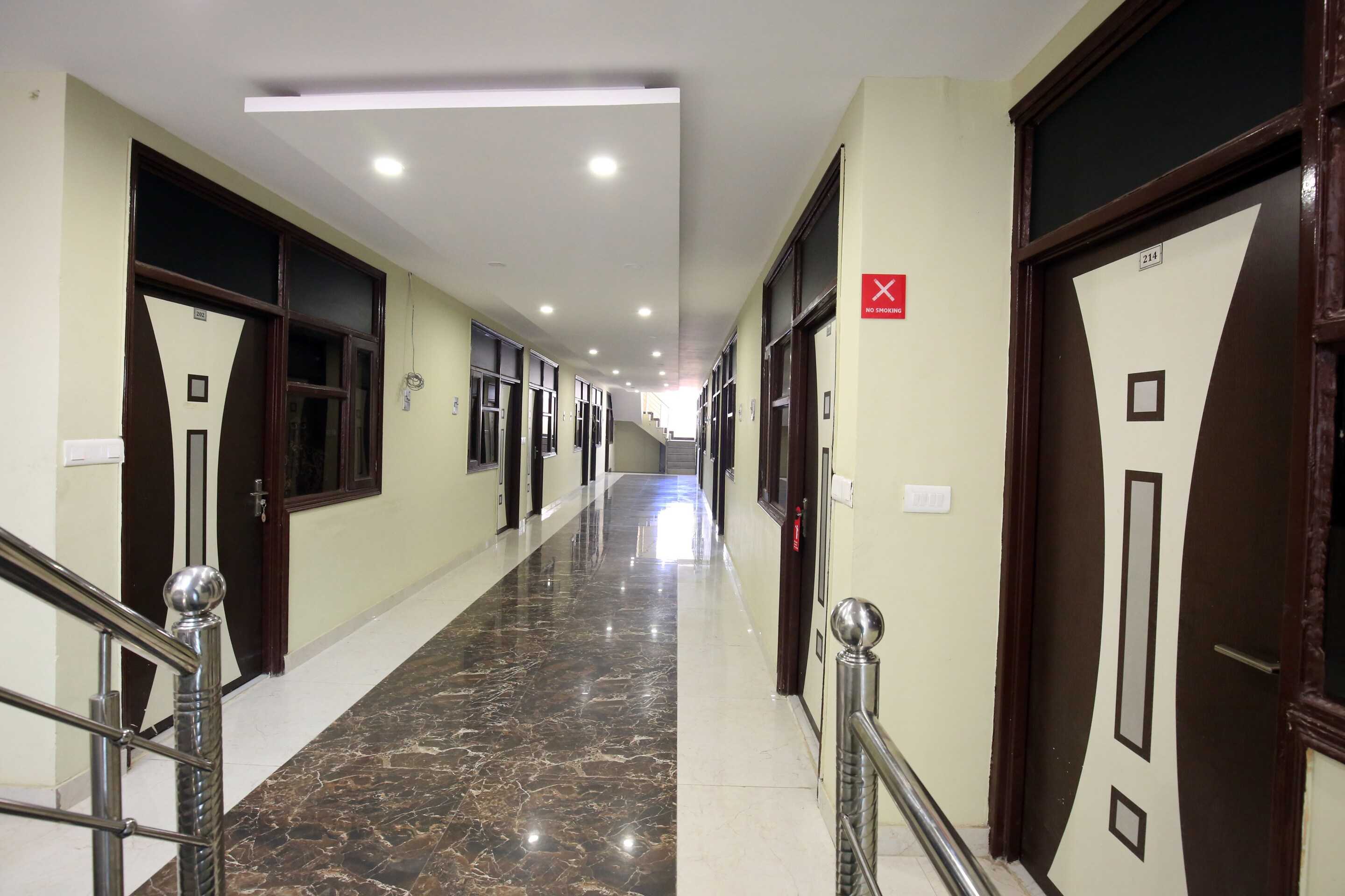 Hotels in Chandigarh Railway Station, Chandigarh Starting ₹412 Upto