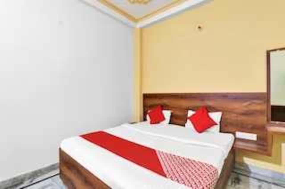 Live on VNS953, Godowlia, Varanasi