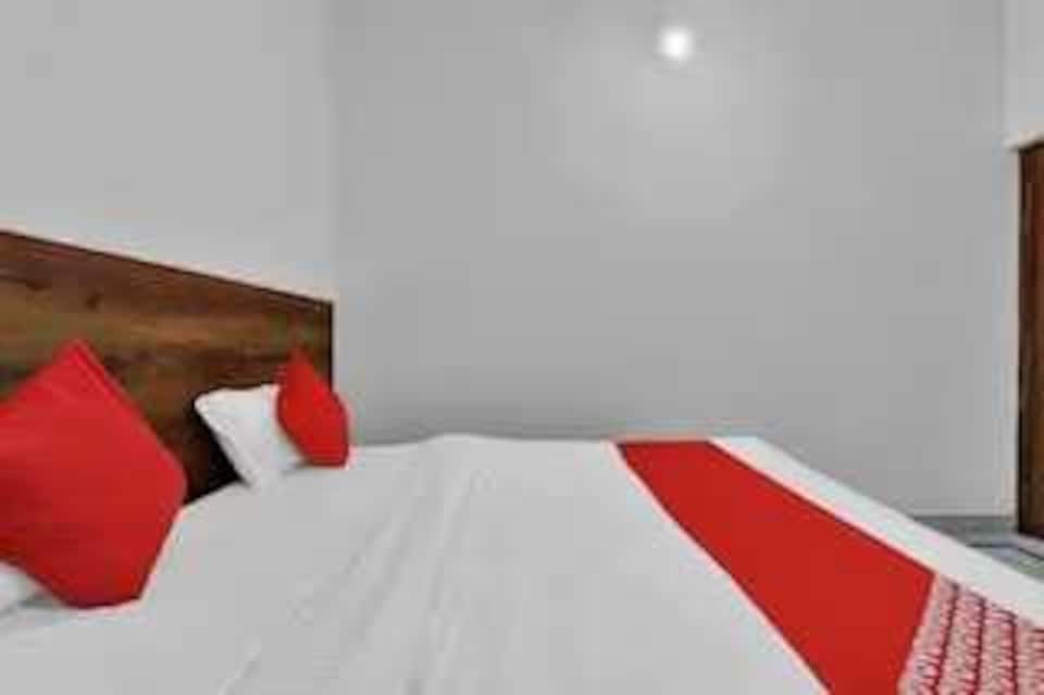 Live on VNS953, Godowlia, Varanasi