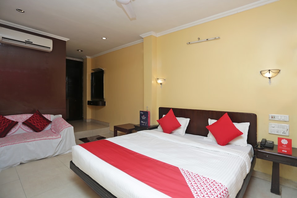 OYO Hotel A-1, Jaistambh Chowk, Raipur