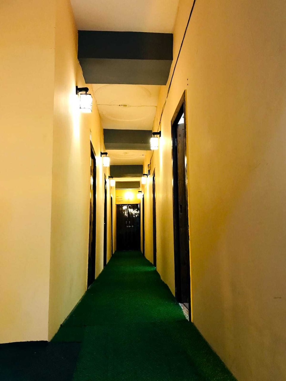 Hotel O Milan Guest House, Anand Vihar Delhi, Delhi