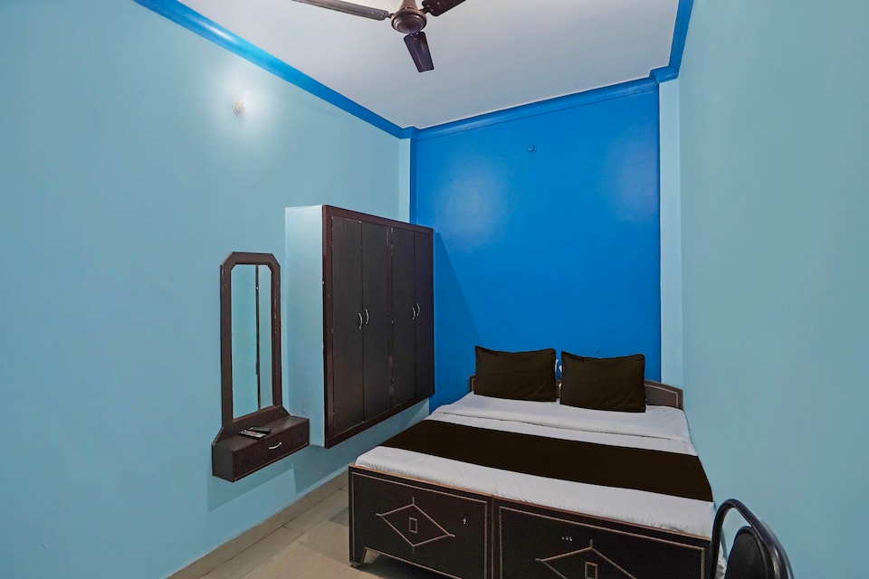 OYO Home A Paying Guest House, Lanka, Varanasi