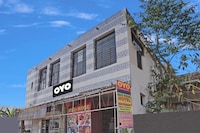 SPOT ON Red Rose Hotel & Banquet