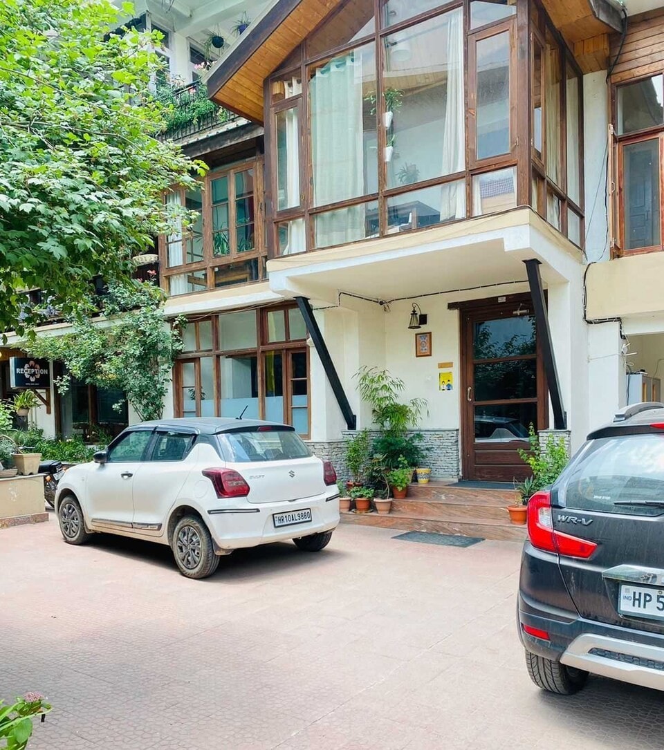 POP 80829J Hotel Sun Flower, Mall Road Manali Cluster, Manali
