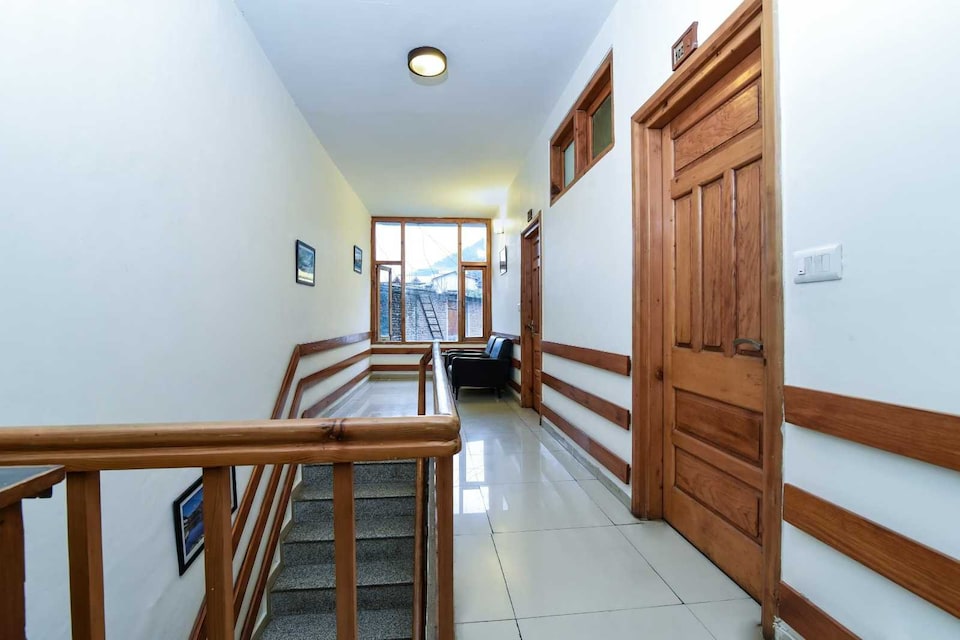 POP 80829J Hotel Sun Flower, Mall Road Manali Cluster, Manali
