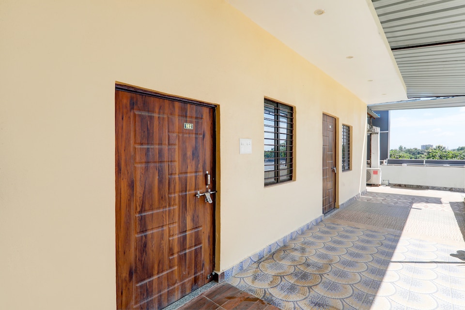 Hotel O Red Chilly The Restaurant, Golghar, Gorakhpur