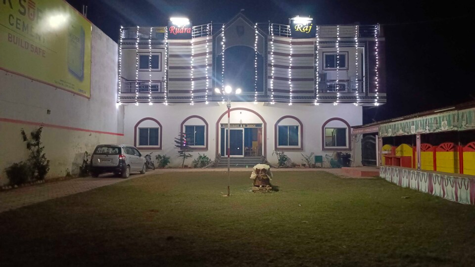 OYO Rudraraj Villa Hotel, Satna, Satna