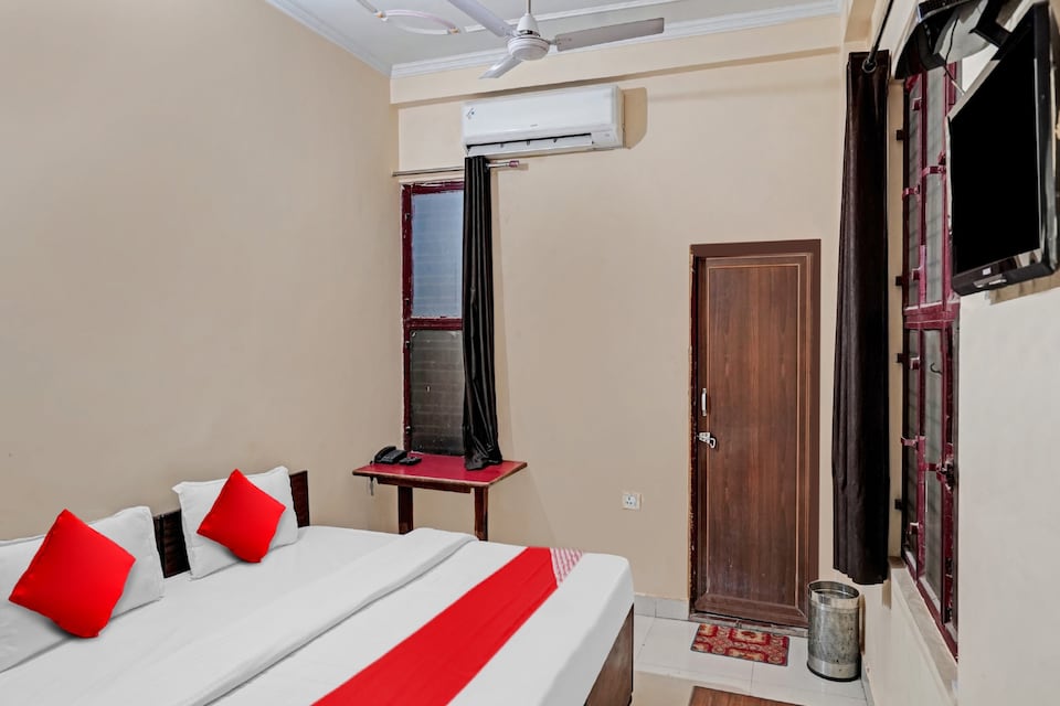 OYO Flagship Hare Rama Hotel, Civil Lines - High Court, Prayagraj