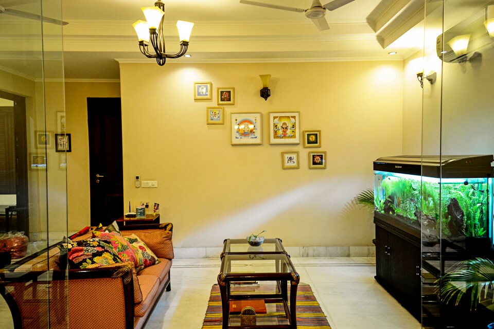 OYO Premium 067 Saket, Saket Delhi, Delhi