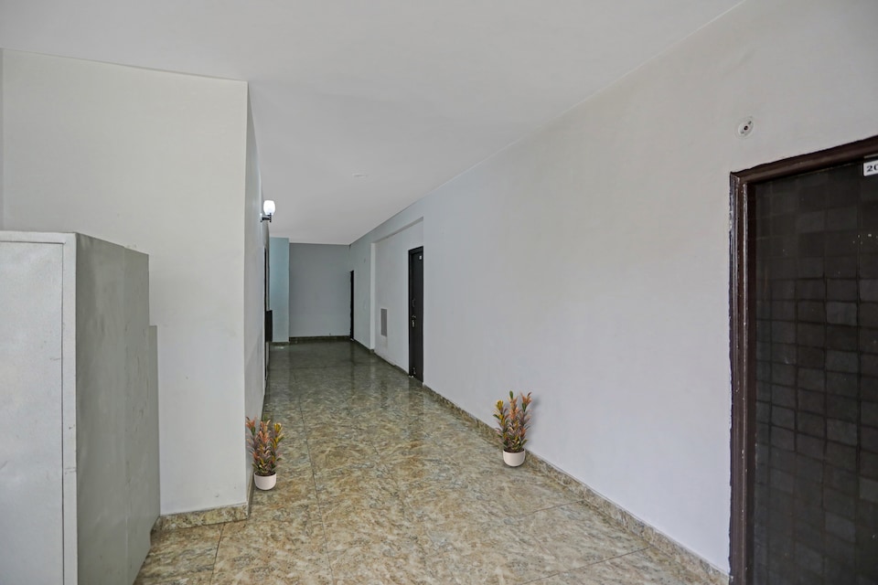 Hotel Naveen Stay, Manesar, Manesar