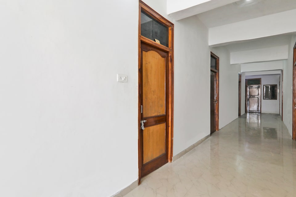 OYO 808576 HOTEL SILVER DREAMS, Indira Nagar Lucknow, Lucknow