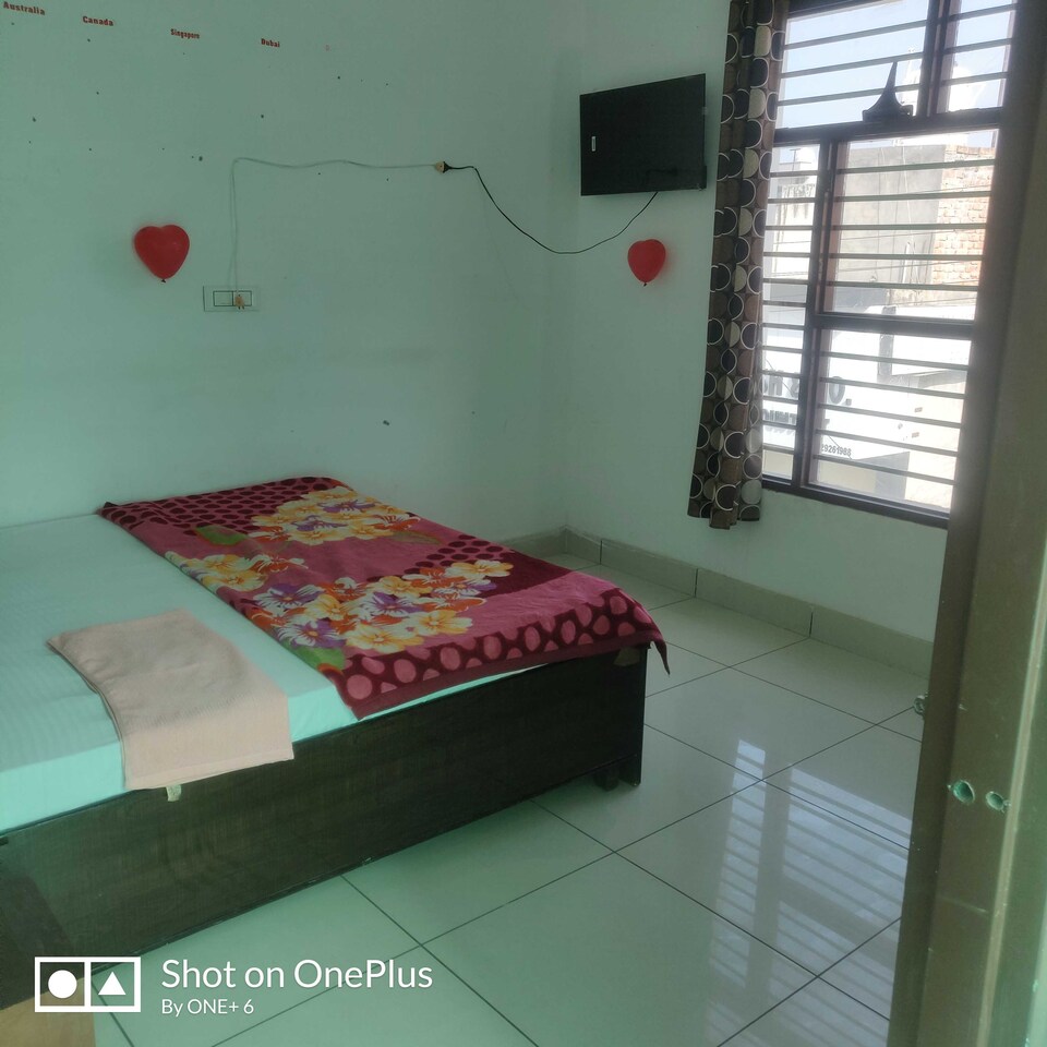 OYO Deepoyohotel, GT Road Panipat, Panipat