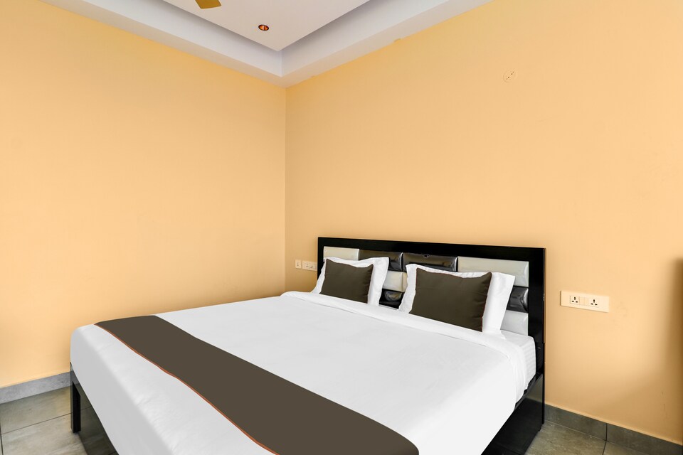 Collection O Simhadri, Transit Vizag, Visakhapatnam