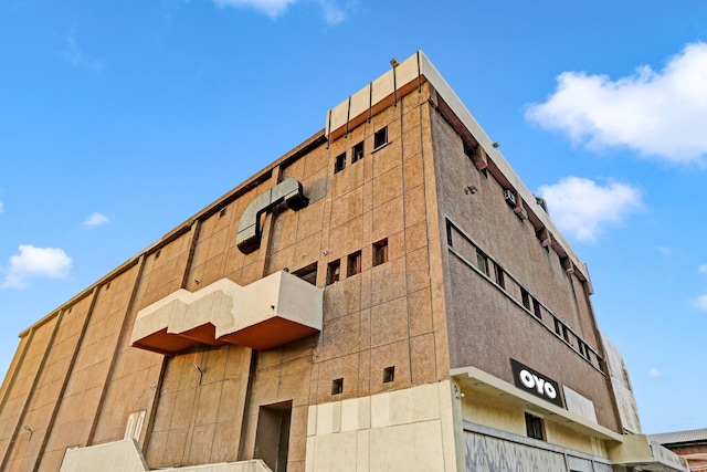 Hotel O Signature Guest House Hindon Airport