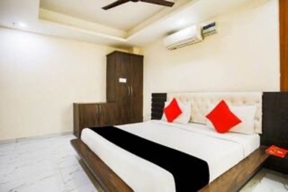 OYO Flagship Hotel Legend Stays, Dwarka Delhi, Delhi