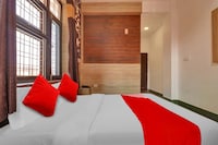 Flagship Hotel Holiday Inn