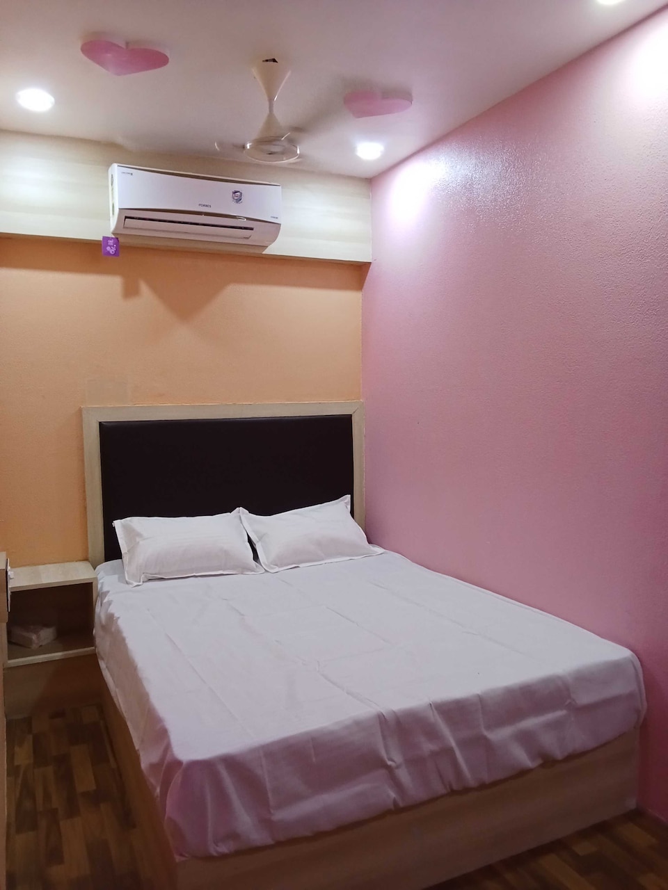 OYO Home Heritage Room, Airport Surat, Surat