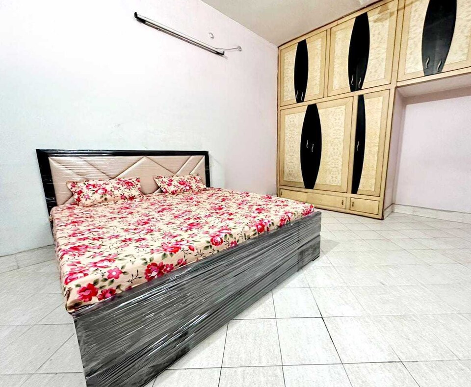 OYO White Gold Hotel, Meerut, Meerut