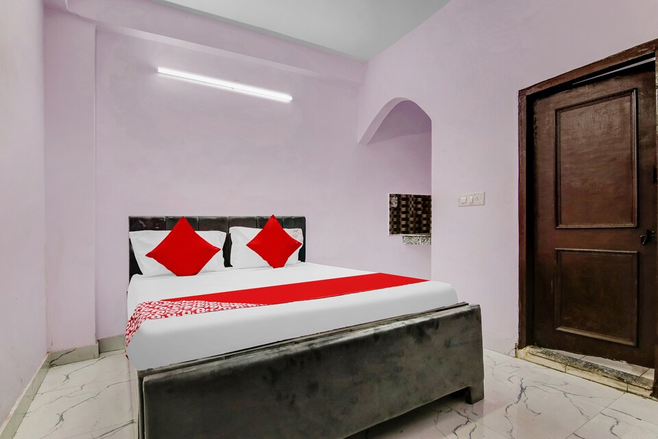 OYO Flagship Hotel Dream Villa, Saket Delhi, Delhi