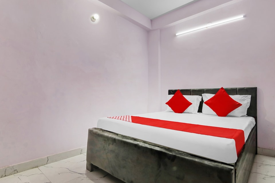 OYO Flagship Hotel Dream Villa, Saket Delhi, Delhi