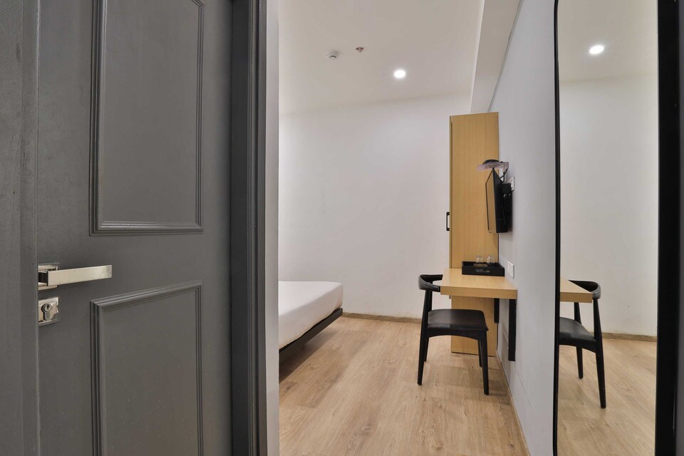 Live on SOB 2.0 VAD199, Alkapuri Vadodara, Vadodara