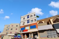 OYO 808929 Hotel Shri Gopi