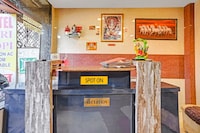 OYO 808929 Hotel Shri Gopi