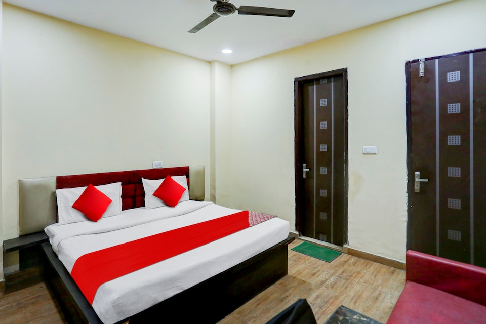 Hotel O Sagarpur, Rajouri Garden Delhi, Delhi