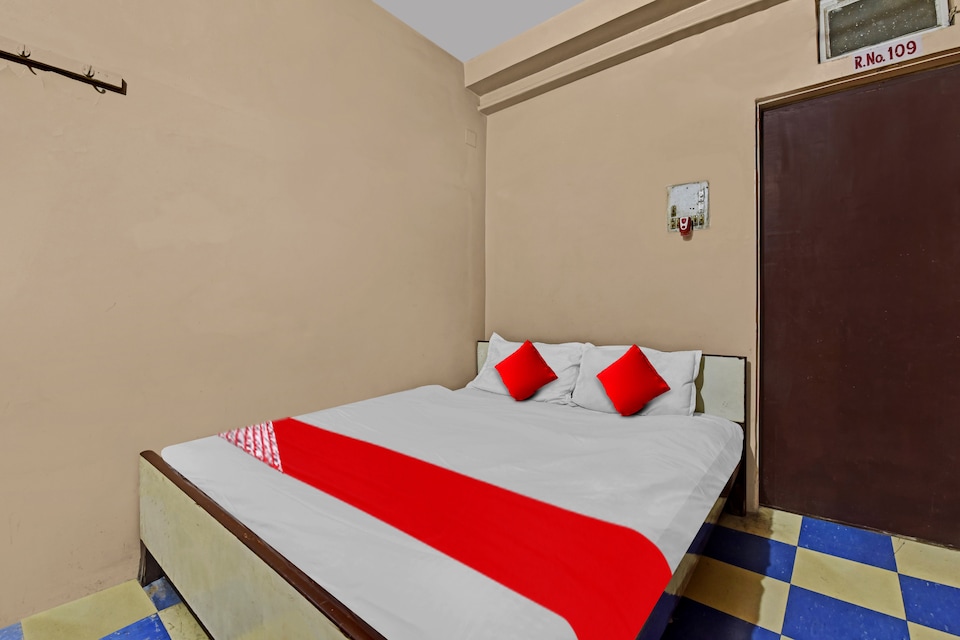 Hotel O Bombay Hotel, Sindhi Camp, Jaipur