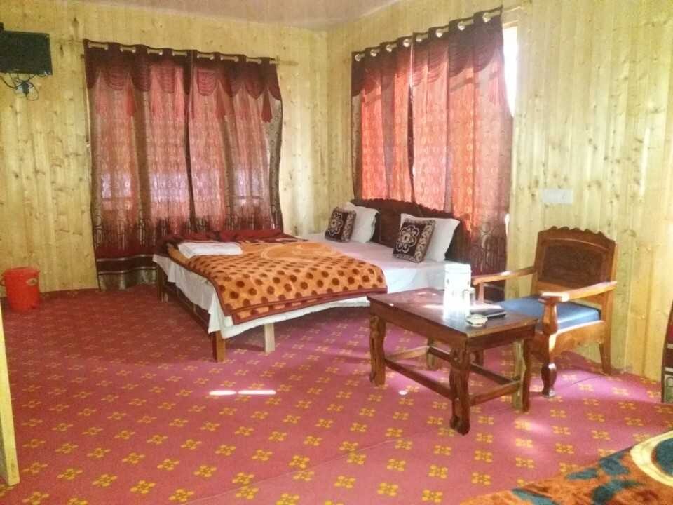 POP 80899C Hotel Gulfam Palace , Pahalgam Homes, Pahalgam