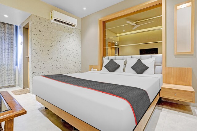 Townhouse OAK HOTEL SPRINGS LODGING.