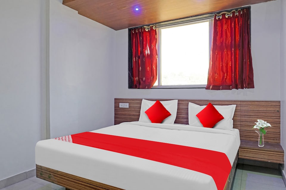 Flagship Hotel Prasad Lodging And Boarding, Katraj Khed Shivapur Pune, Pune
