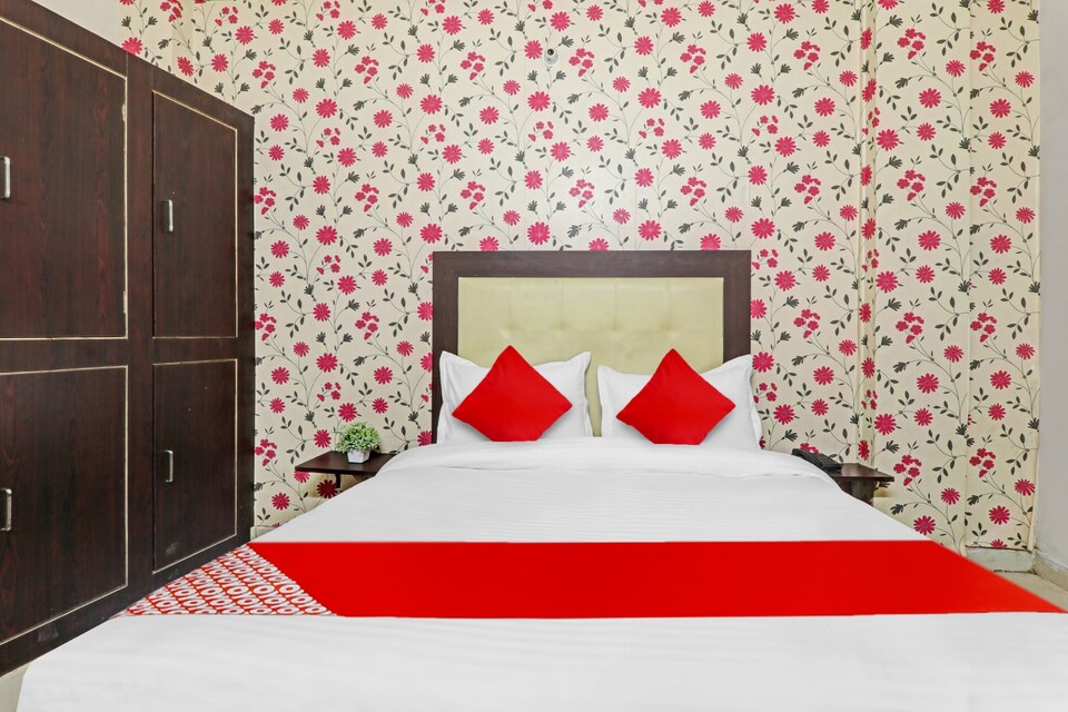 Flagship Hotel Shree Guest House, Gomti Nagar Lucknow, Lucknow