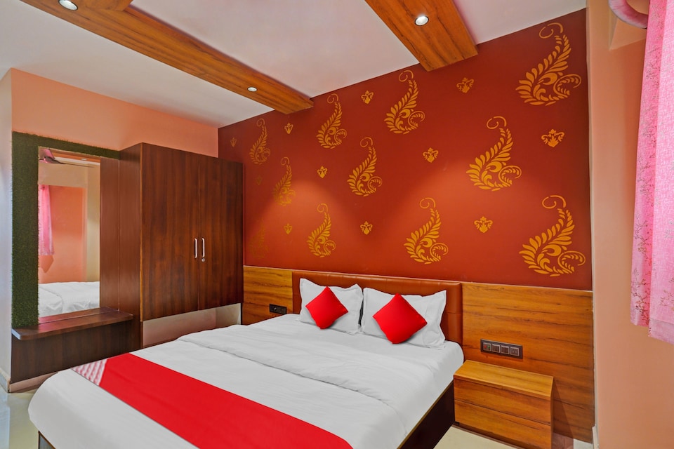 Flagship Hotel Happy Stay, Surat Railway Station, Surat