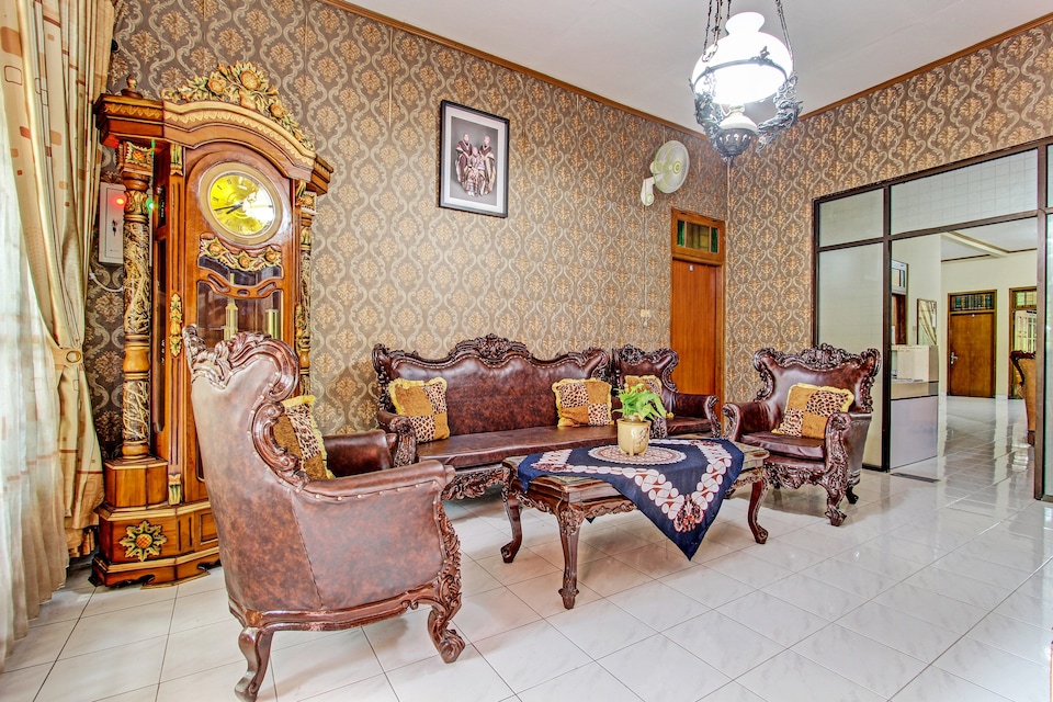 OYO 92274 Adelia Homestay, Maguwoharjo, Yogyakarta